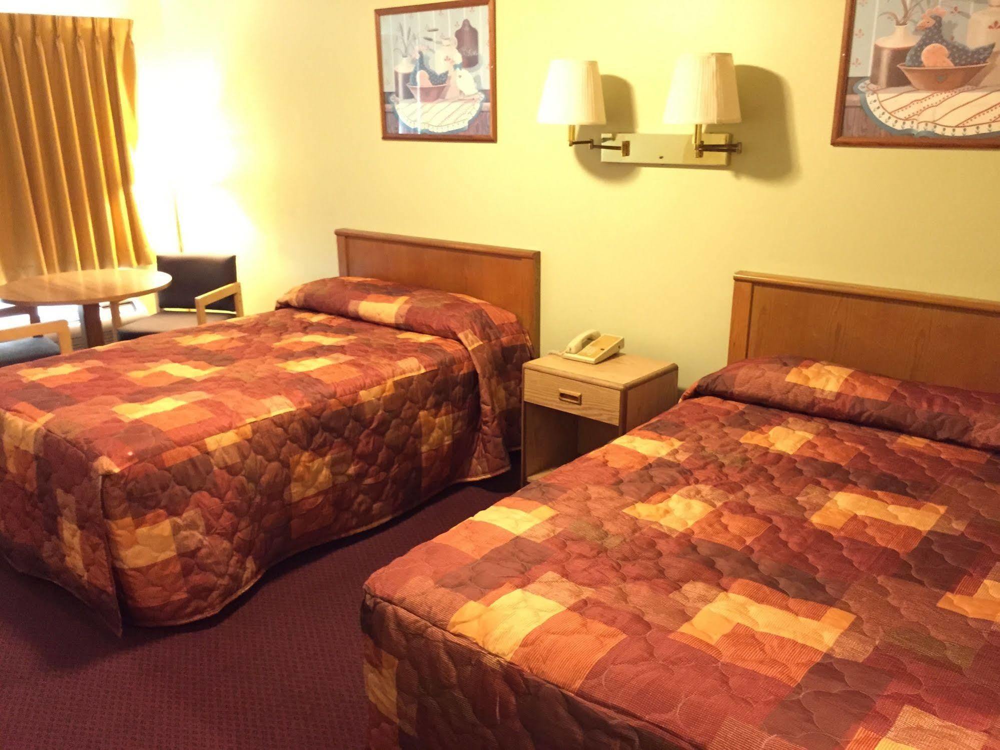 Sebring Inn Экстерьер фото