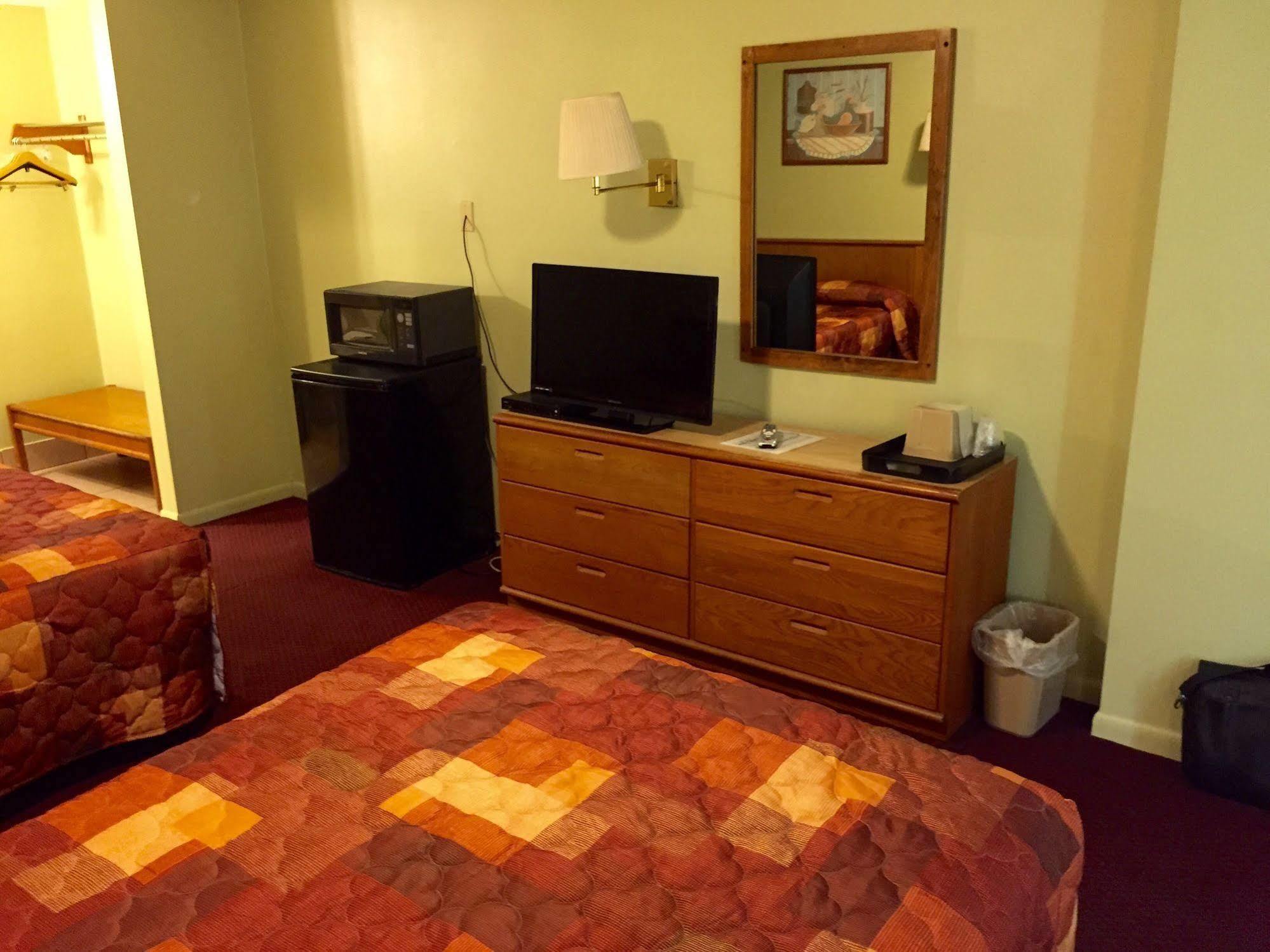 Sebring Inn Экстерьер фото