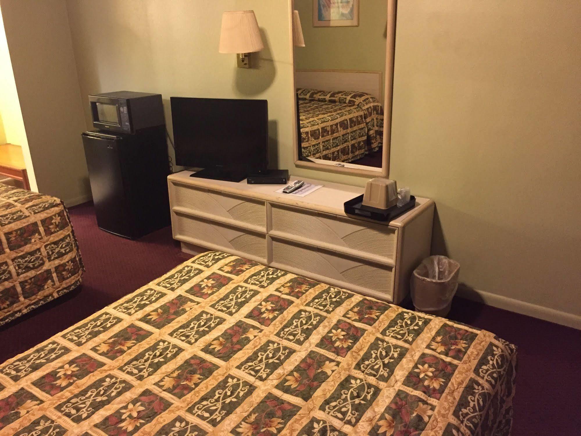 Sebring Inn Экстерьер фото