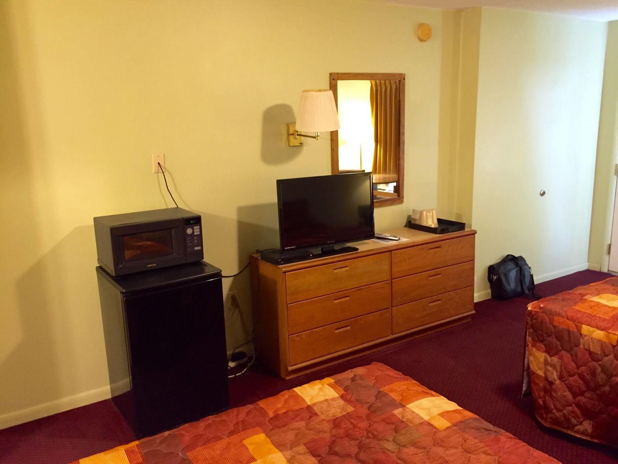 Sebring Inn Экстерьер фото