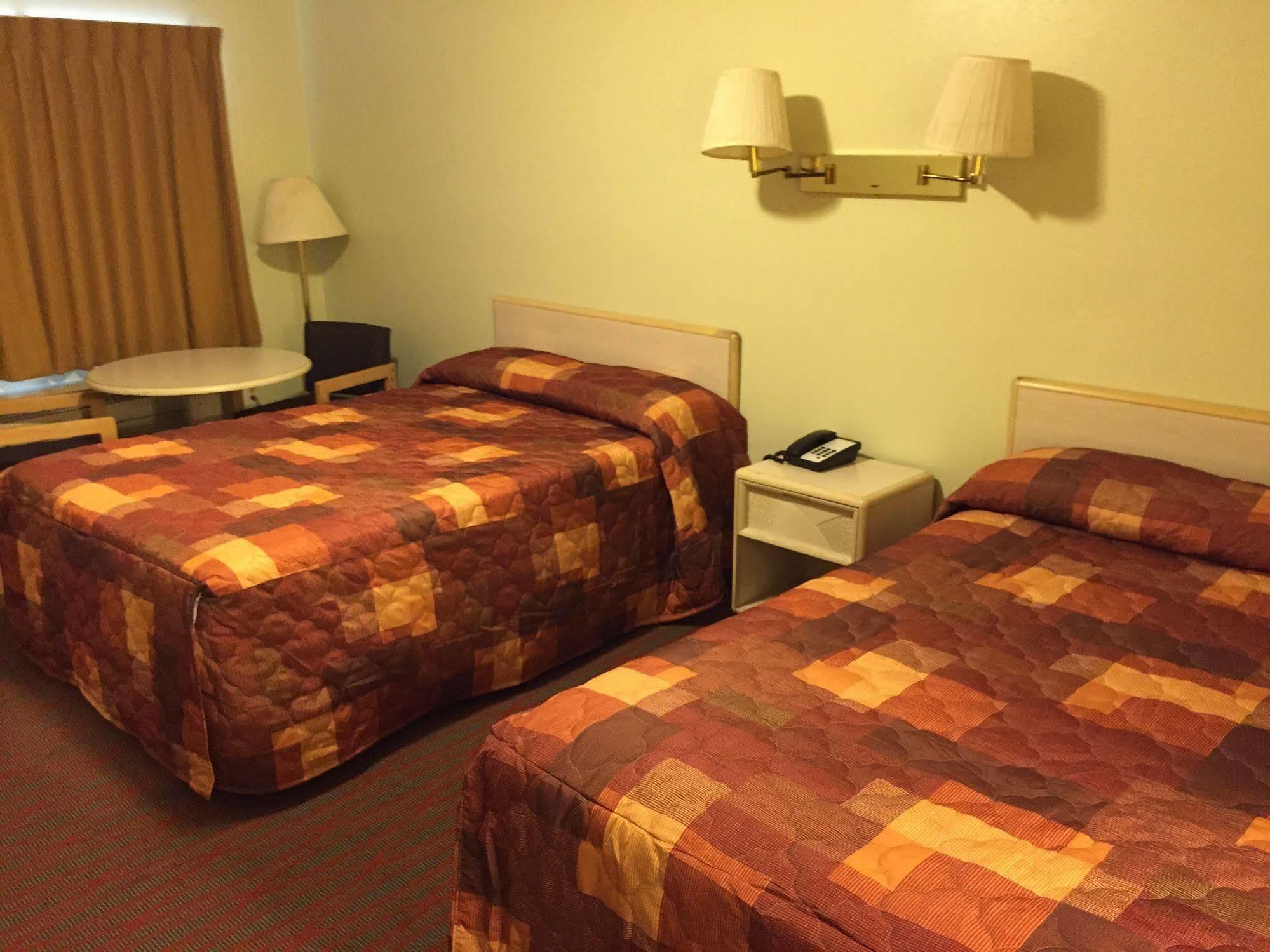 Sebring Inn Экстерьер фото